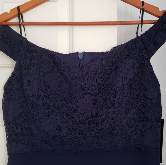 Lulu’s Off-the-Shoulder Maxi Gown 👗 - Picture 5 of 5